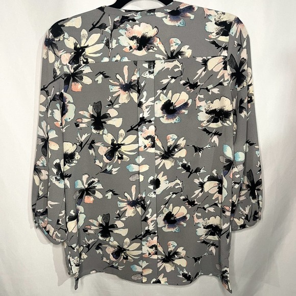 c&e Gray Floral Blouse 3/4 Sleeve, Size M, EUC - Picture 2 of 8